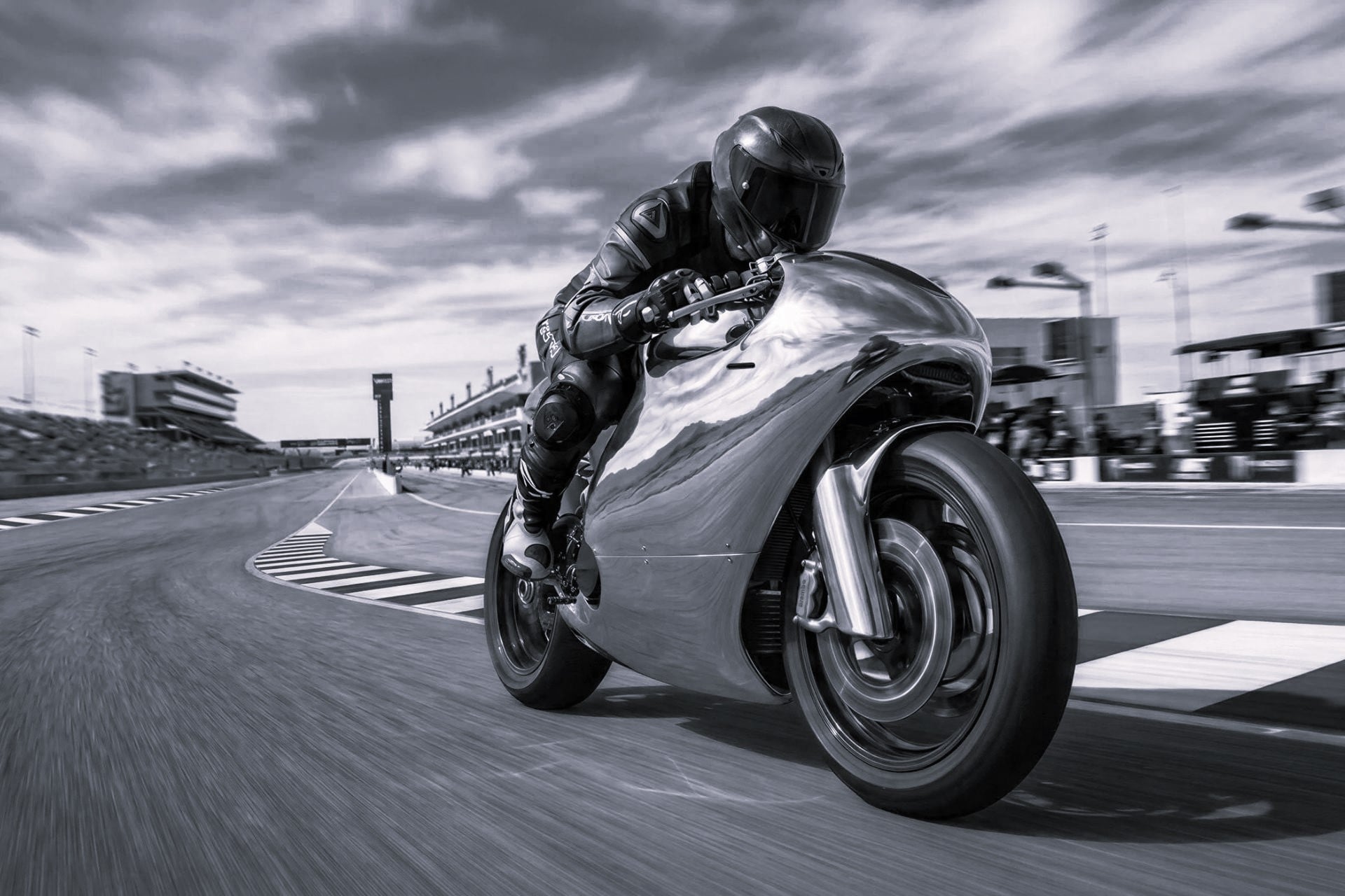 SE É PARA TER UMA MOTO, QUE SEJA UMA DESSE TIPO: BANDIT9 DUCATI 821
